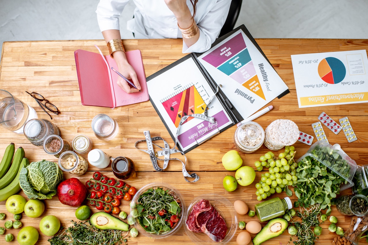 woman setting up her meal plan