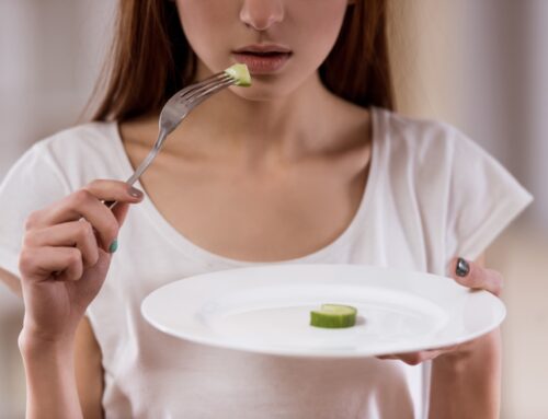Have Disordered Eating? Heal It With a Holistic Approach!
